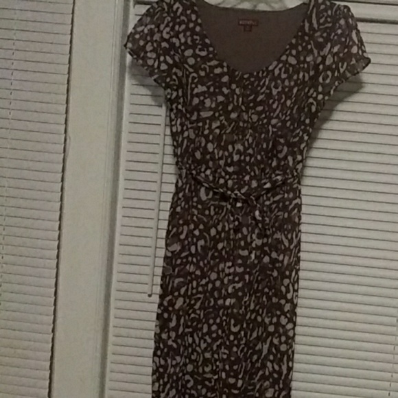 Dresses - Picture 3 of 4